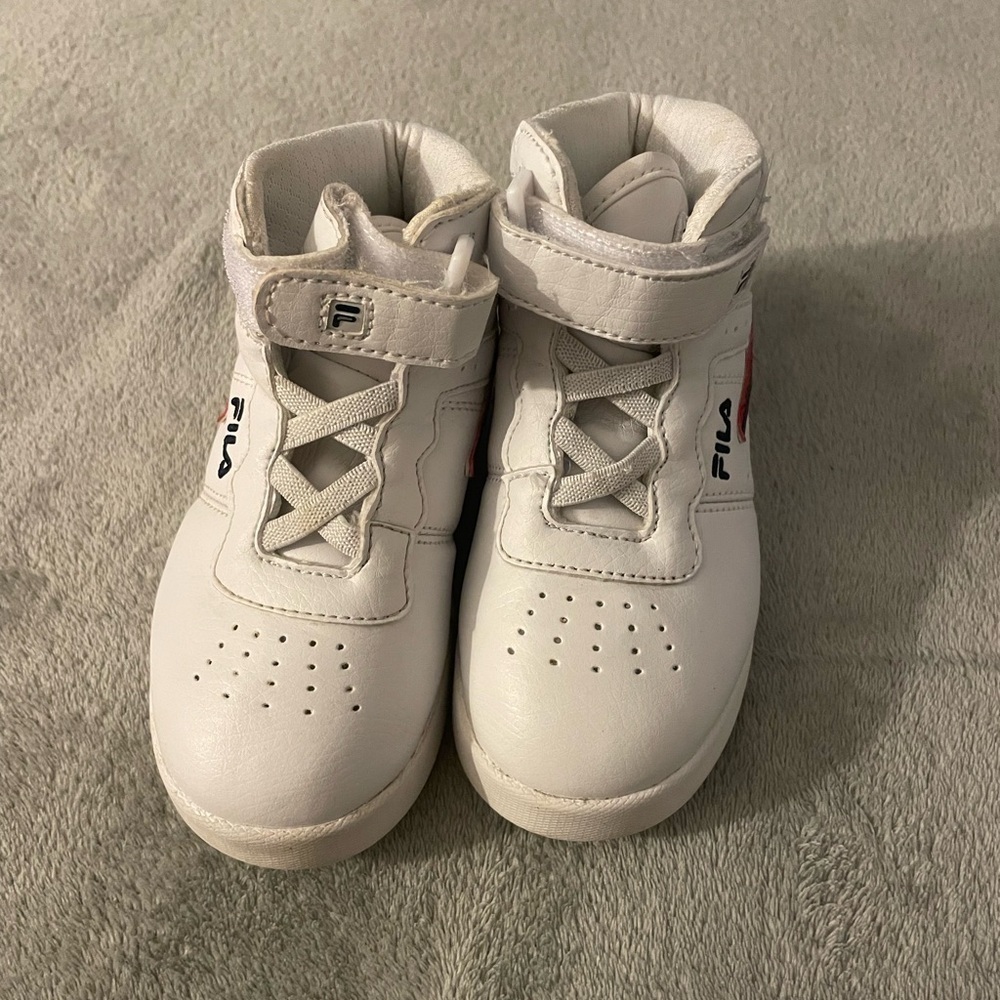 Fila - Picture 2 of 3